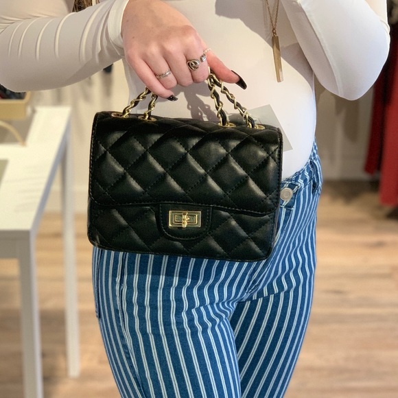 1 LEFT OH SO LUXURIOUS BLACK QUILTED CROSSBODY BAG - Picture 4 of 6